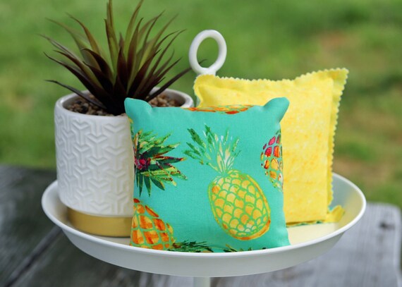 Pineapple throw cheap pillows