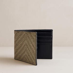 Portefeuille à deux volets en cuir de qualité supérieure pour hommes - Finition extérieure texturée, design fin, 8 emplacements pour cartes, prêt à offrir, accessoire de mode minimaliste