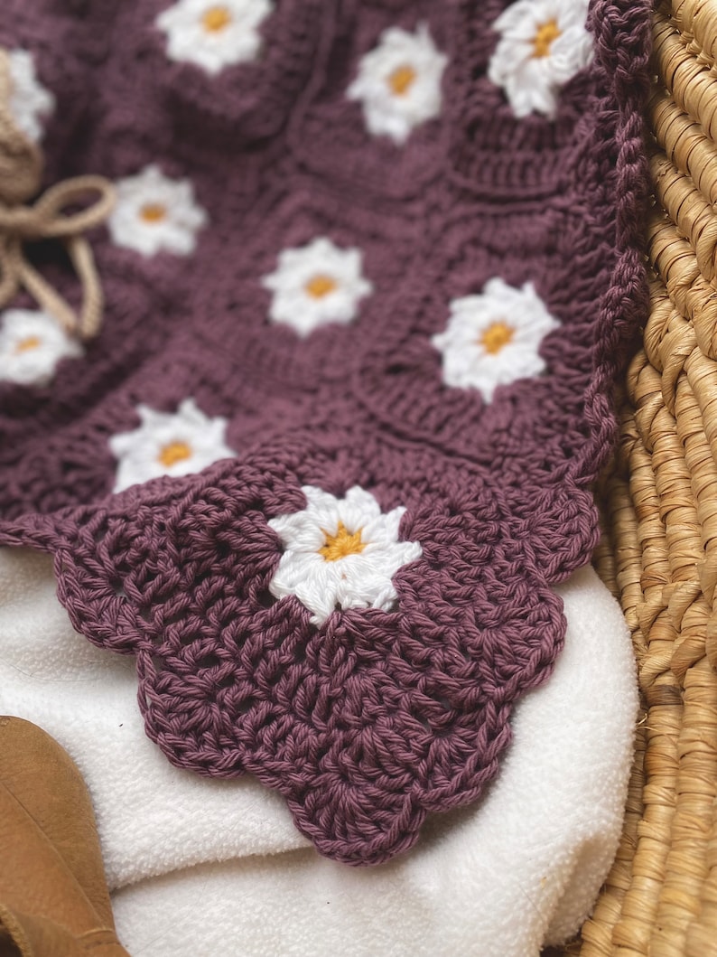 Handmade Daisy flower blanket Choose your size 100% cotton image 3
