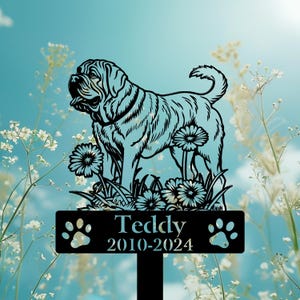 Personalized Dog Memorial Stake, English Mastiff Dog with Flower Metal Grave Marker, Dog Sympathy Sign, Remembrance Stake.