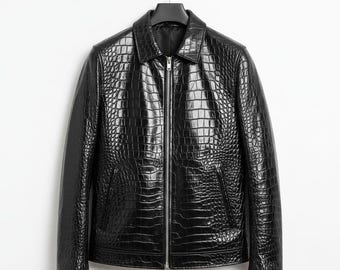 Blouson fait main en cuir noir embossé façon crocodile : manteau moto minimaliste