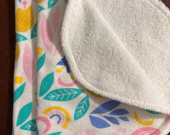 Conjunto de paninhos de ombro de flanela floral: verso em tecido atoalhado