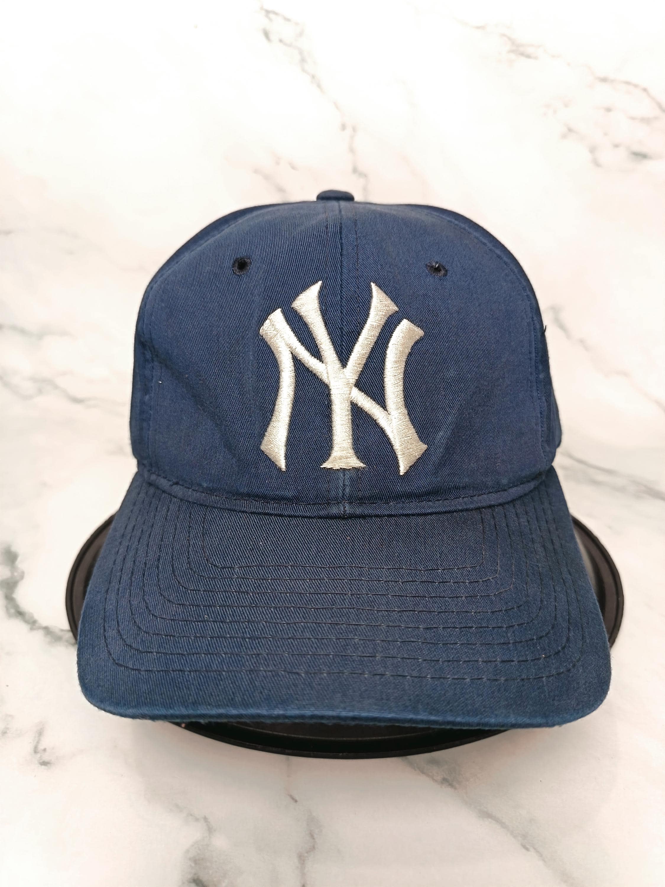 Vintage New York Yankees Dark Blue Hat: Classic Official MLB Cap