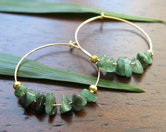Natuurlijke smaragdgroene oorringen / Handgemaakte boho-edelsteenoorbellen / Geboortesteen mei