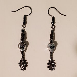 Silver Skull Earrings - Silver Metal Dangle Earrings - Halloween