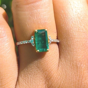 Emerald ring for gift | women emerald ring | emerald ring for wife gift, emerald wedding ring, emerald promise ring, emerald engagement ring