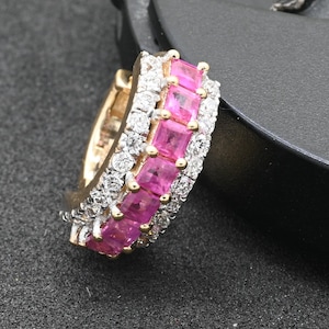 Anillo de nariz de oro macizo de 18k con rubíes talla princesa y diamantes, de tres filas, y aro para cartílago y concha.