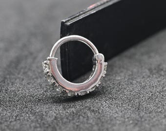 Aro de oro blanco de 14k con diamantes para piercing de nariz, delicado aro de nariz con diamantes naturales, aro de cartílago de una sola fila con diamantes y cierre de clic.