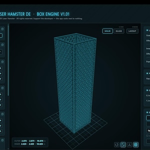 K&ouml;nnte beinhalten: Digitale Benutzeroberfl&auml;che der Software Laser Hamster DE Box Engine V1.01 mit einem 3D-Drahtgittermodell einer hohen rechteckigen Box mit Rautenmuster. Das dunkelblaue Dashboard enth&auml;lt verschiedene Eingabefelder f&uuml;r die Abmessungen.