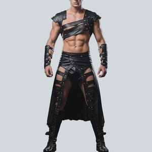Men&#39;s Gladiator Leather Costume: Gothic Festival Kilt, Straps & Bracers Set