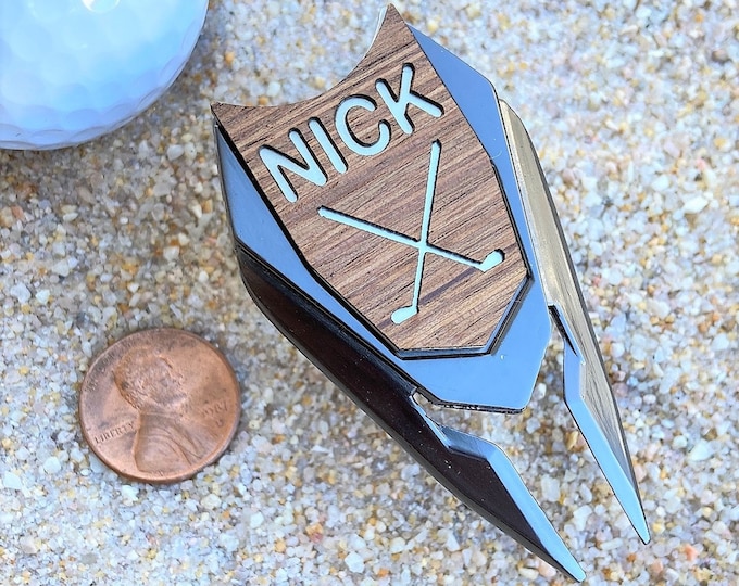 Personalized Golf Ball Marker Divot Tool / Custom Engraved Valentine's Day Groomsmen Gifts for Men Gift for Dad Best Man Him Graduation Gift