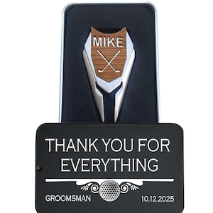 Regalo personalizado para padrinos de boda: marcador de pelota de golf grabado y herramienta para hacer hoyos. imagen 1
