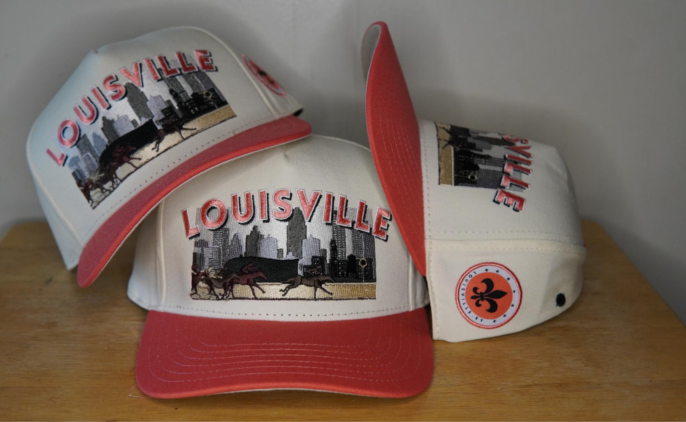 NCAA Louisville Cardinaux Script Réglable Conçu Chapeau NCAA Louisville Cardinaux Script Réglable Conçu Chapeau
