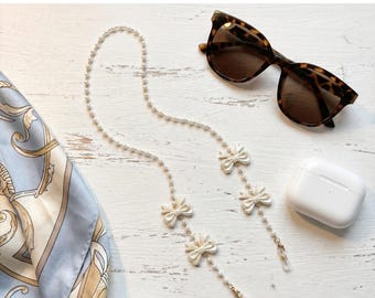 2-in-1 Pearl Bow Anti-Lost Chain for AirPods & Eyeglasses, Multi-Use Sunglasses Lanyard, Elegant Beaded Necklace, Fashion Tech Accessory