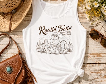 Regata "Rootin' Tootin' Forgot What I Was Doin' Squirrel" | Regata unissex Comfort Colors tingida em peça