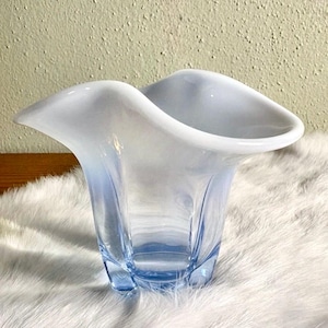 DUNCAN & MILLER 4&quot; Blue Canterbury Glass Vase
