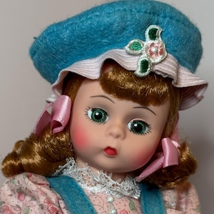 Madame Alexander Limited Edition, Wendy Learns her ABC&#39;s 8&quot; Doll with Alphabet Block Stand