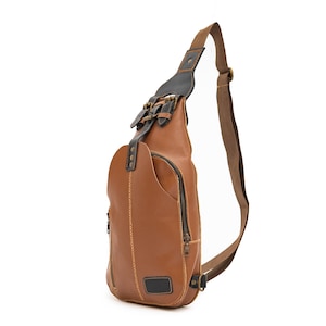 Leather Sling Bag Unisex – Crossbody Chest Bag for Men & Women – Genuine Leather Travel Bag, Everyday Shoulder Bag, Minimalist Messenger Bag