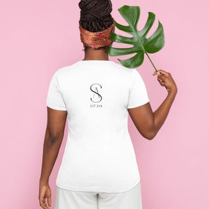 Camiseta personalizada con impresión a doble cara con iniciales y año de nacimiento | Camiseta unisex con estilo | Camiseta para pareja