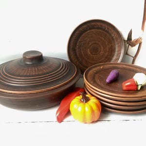 Ukrainian Red Clay Dinnerware Set | Handmade Milk-Fired Skillet 2L & 6 Plates 20cm | Rustic Ceramic Cookware Gift (7 pcs)