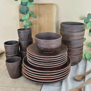 Set di stoviglie in argilla ucraina &quot;Kolosok&quot; per 6 persone / Piatti, ciotole e bicchieri in terracotta fatti a mano / Set da portata rustico