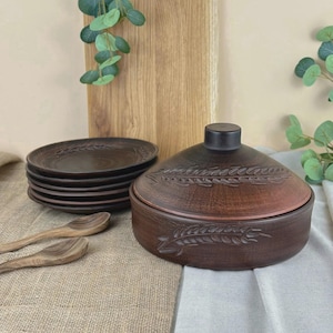 Ukrainian &#39;Kolosok&#39; Clay Dinnerware Set | Handmade Skillet with Lid (3L) & Plates | Rustic Earthenware for Hot Dishes