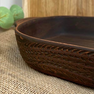 Carved Clay Roasting Dish – 41cm Ukrainian Bakeware “Wheat Pattern” | Handmade Ethnic Oven Tray | Natural Ceramic Cookware