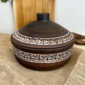 Handmade Ukrainian Clay Skillet 3L with Lid – Rustic Milk-Fired Cookware | Oven-Safe Ceramic Braiser with Engobe Pattern | Ethnic Gift