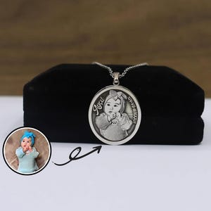 Custom Portrait Photo Necklace, Real Picture Necklace, Custom Photo Engraved Necklace, Mother&#39;s Day Gift, Gift for Dad, Gift for Her