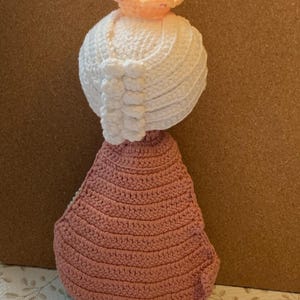 Kreativ virkdocka: Frost - Elsa, bärbar amigurumi, present till flicka, födelsedag, högtid och samlarobjekt bild 6