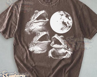 Comfort Colors® Frogs Howling To Moon T-Shirt, Retro Y2K Tee, Weird Mystical Toad Shirts, Frog Lovers Gag Gift, 90s Vintage Shirt