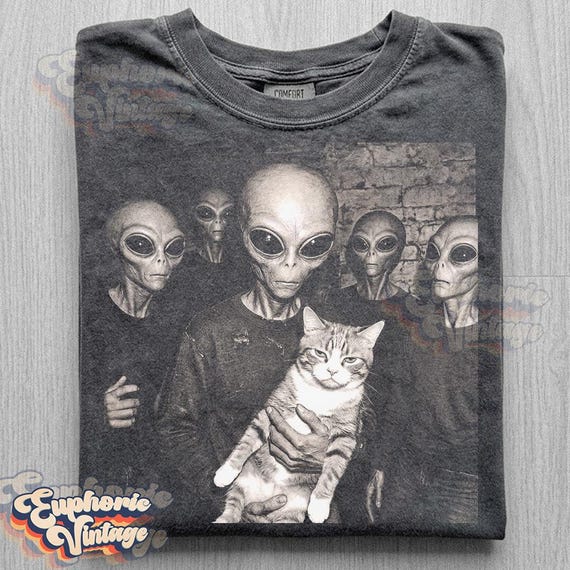 Y2k Alien Cat T-Shirt, Vintage Kitten Meme Shirt, 2000s Graphic Tee
