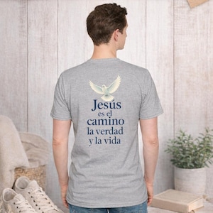 Religious Spanish Christian Graphic Tee, Unisex Softstyle T-Shirt with 'Jesus es el Camino' Message, Gospel Truth, Christian Shirt,