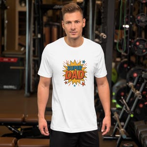 Koszulka w stylu komiksowym Super Dad – koszulka Retro Hero Dad | Zabawny prezent na Dzień Ojca | Odważna koszulka z grafiką Pop Art dla fajnych ojców