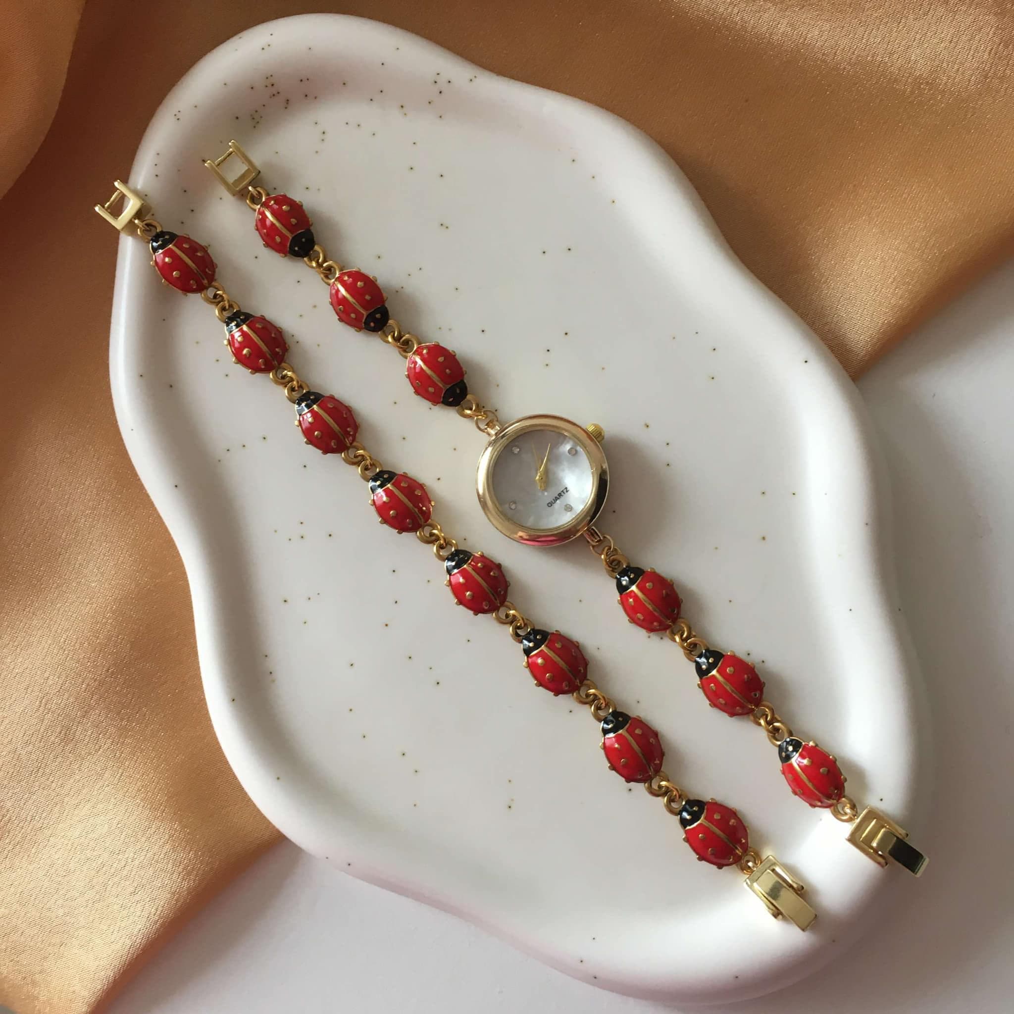 Vintage Joan Rivers Ladybug Watch and Bracelet Set, Ladybug Watch Birthday Gift for Her, Ladybug Jewelry, Women Gold Watch Bracelet Set Gift