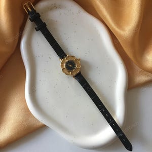 Gold Womens Wrist Watch, Vintage Gold Watch, Minimalist Watch, Small Retro Watch, Leather Strap Dainty Watch, Dainty Dial, Flower Watch,Gift