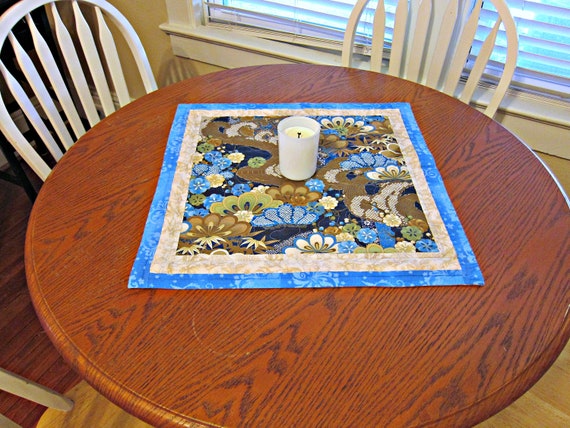 table runner for square table