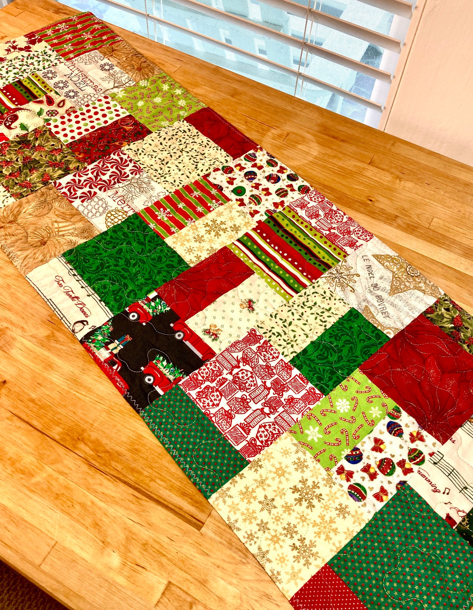 Christmas Table Runner, Quilted Table Runner, Red and Green Runner