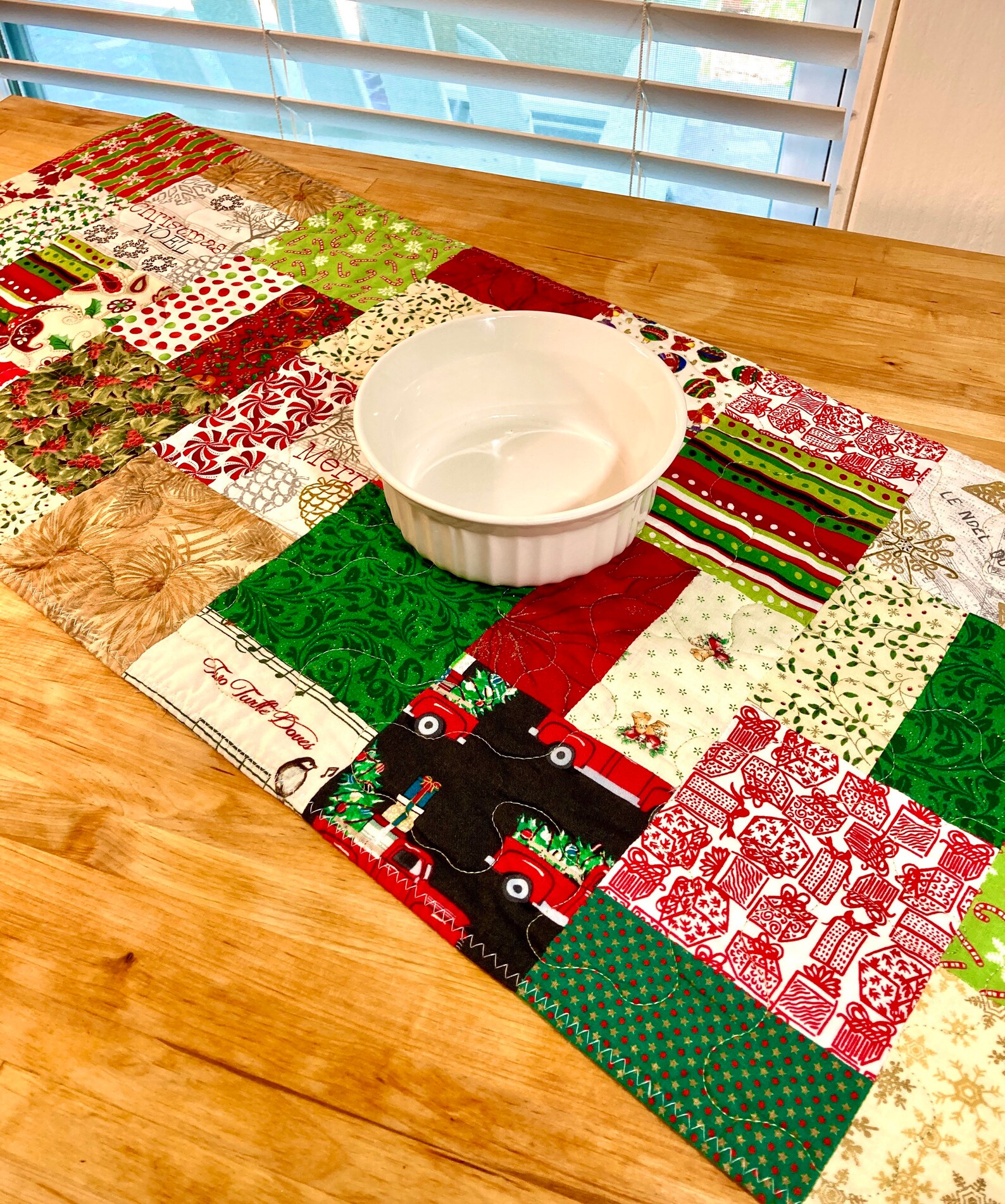Christmas Table Runner, Quilted Table Runner, Red and Green Runner