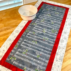 Christmas Music Table Runner: Quilted Reversible Holiday Decor