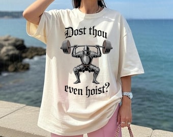 ¿Acaso alzas la camiseta del gimnasio del caballero medieval?