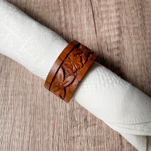 Set of 6 Vintage Hand-Carved Wooden Napkin Rings, 1970s Cottage Core Boho Tiki