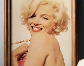 Marilyn Monroe Canvas Wall Art - Vintage Hollywood Icon Print - Glamour Retro Poster - Pop Art Canvas Decor - Wall Art Living Room