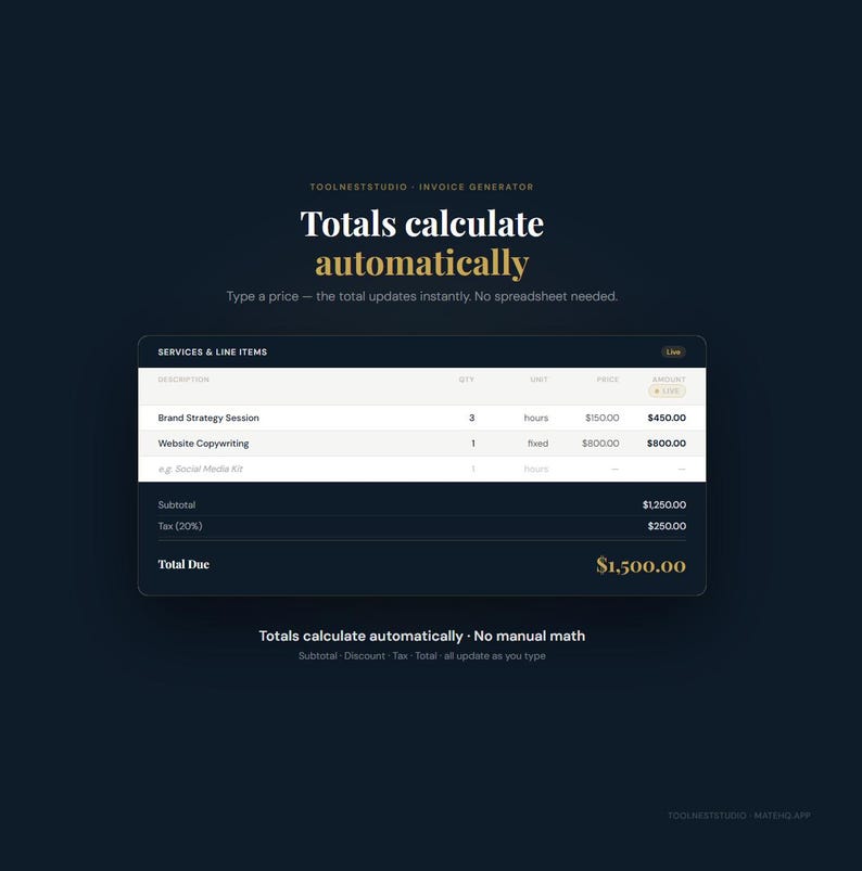 Pu&ograve; includere: Un modello di fattura digitale con sfondo blu scuro. Il testo "Totals calculate automatically" &egrave; visualizzato in modo prominente. La fattura include voci di servizio, subtotale, tasse e totale dovuto, con un totale di &euro;1.380,00.