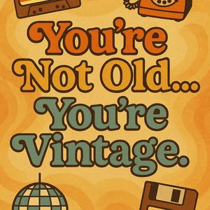 Nie jesteś stary, jesteś zabawny, retro, urodzinowa karta w stylu vintage, nostalgiczne pozdrowienia w stylu lat 70. z kasetą, kulą dyskotekową, ikonami dyskietek