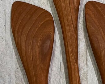 Hand-Shaped Wooden Spatula (Cherry)