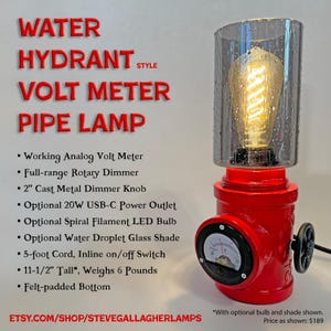Puede incluir: Lámpara de tubería con voltímetro estilo hidrante de agua roja, con pantalla de vidrio transparente y bombilla Edison. Cuenta con un voltímetro analógico, atenuador giratorio y toma USB-C. La lámpara mide 29 cm de alto.