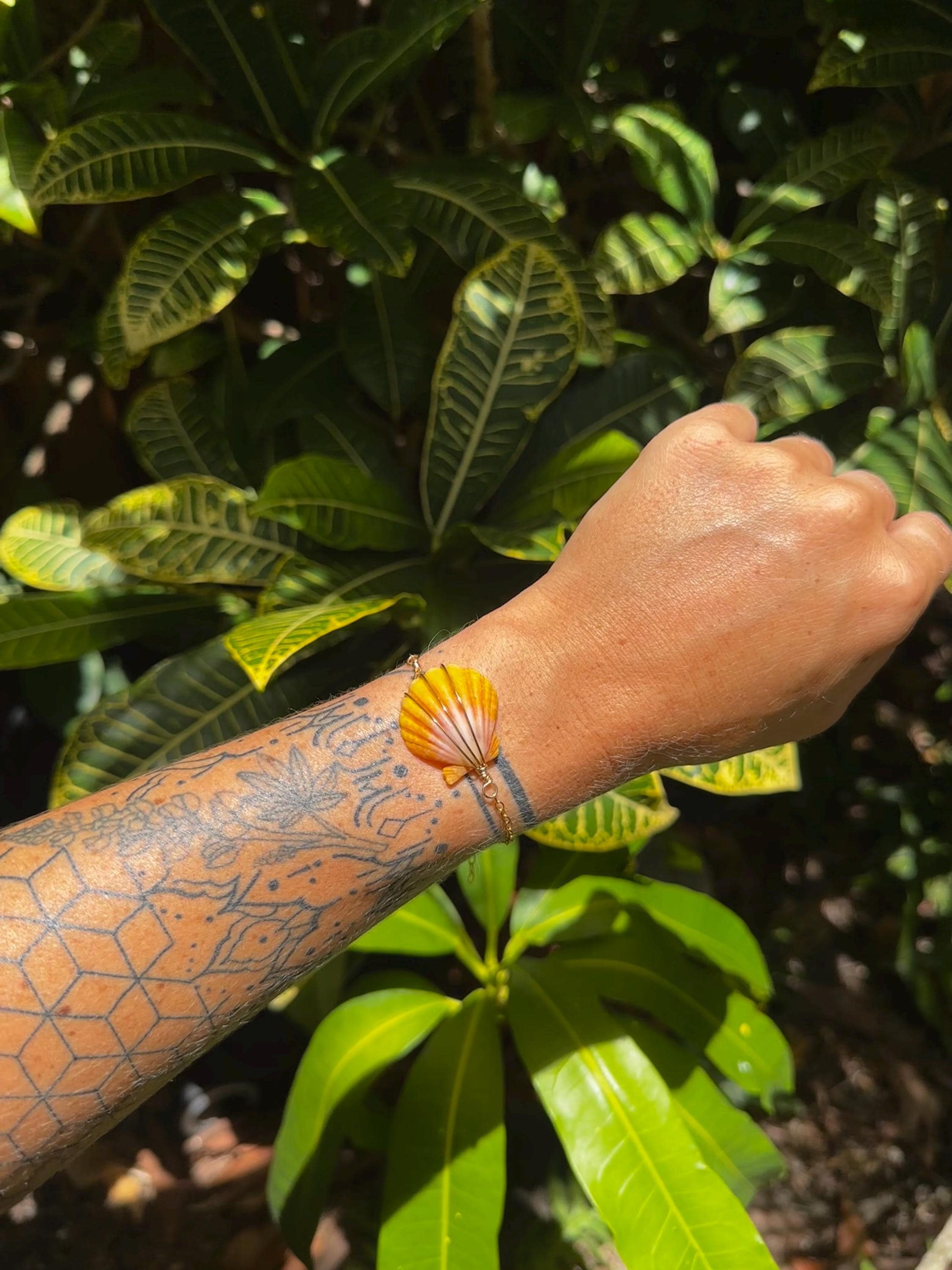 Custom Pink/Orange Sunrise Shell Bracelet