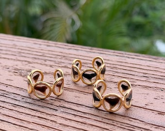 5 Circle Mini Shark Tooth Ring (size 8)
