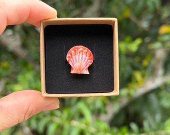 Red/Orange Hawaiian Sunrise Shell Gold Ring
